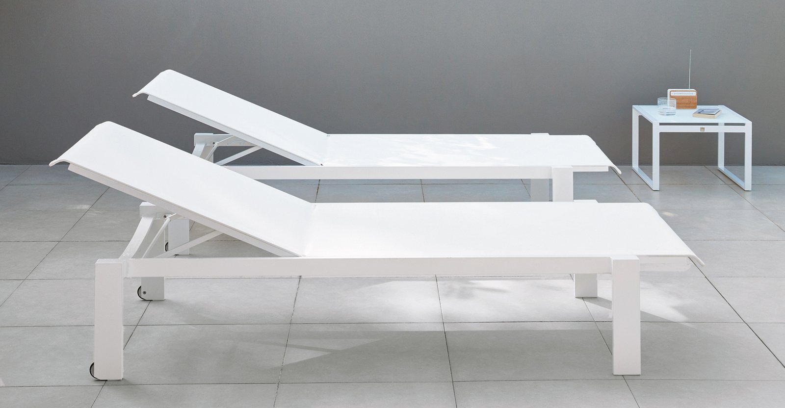 sifas-kwadra-chaise-longue-inclinable-blanc-terrasse