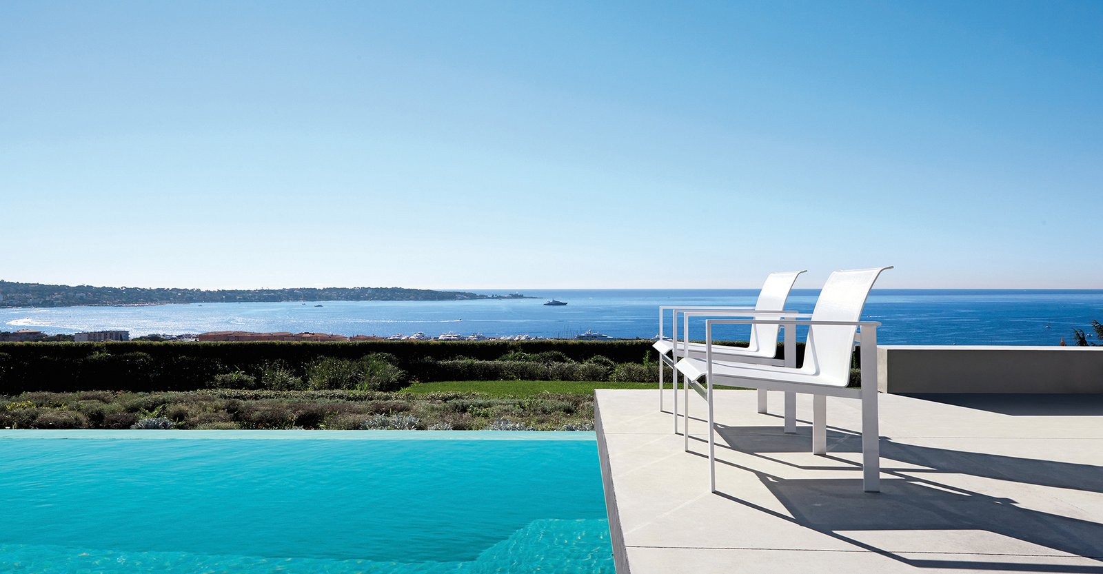 sifas-kwadra-fauteuil-salon-blanc-piscine